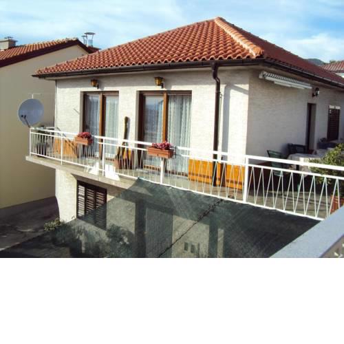 Apartments with a parking space Novi Vinodolski - 2417
