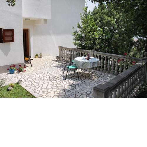 Apartments with a parking space Novi Vinodolski - 2423