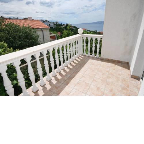 Apartments with a parking space Novi Vinodolski - 5526