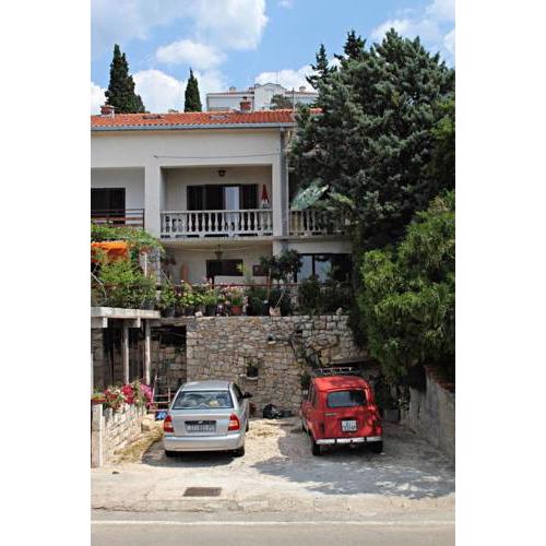 Apartments with a parking space Novi Vinodolski - 5582