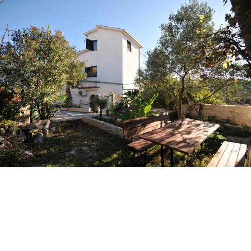 Apartments with a parking space Okrug Donji, Ciovo - 13732