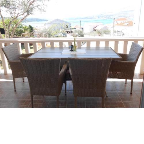 Apartment Okrug Gornji 13859a