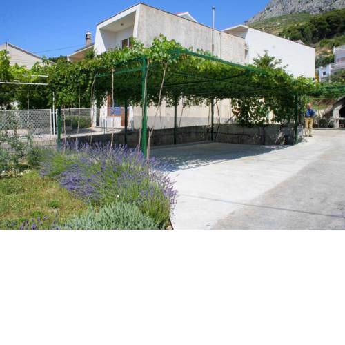 Apartments with a parking space Omis - 2751
