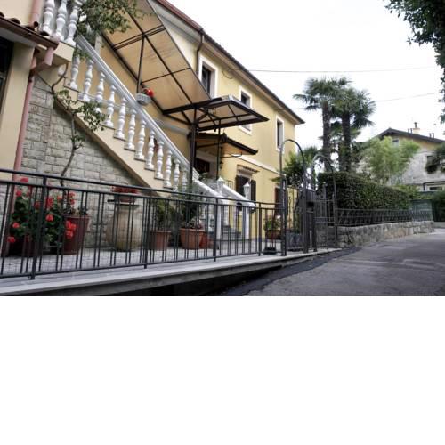 Apartments with a parking space Opatija - 14992