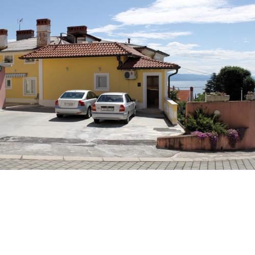 Apartments with a parking space Opatija - 7844