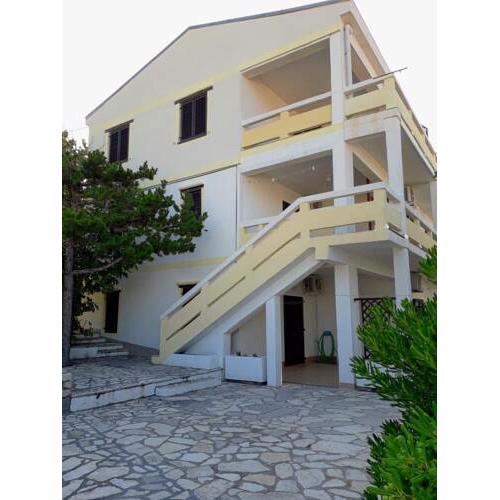 Apartments with a parking space Pag - 18325