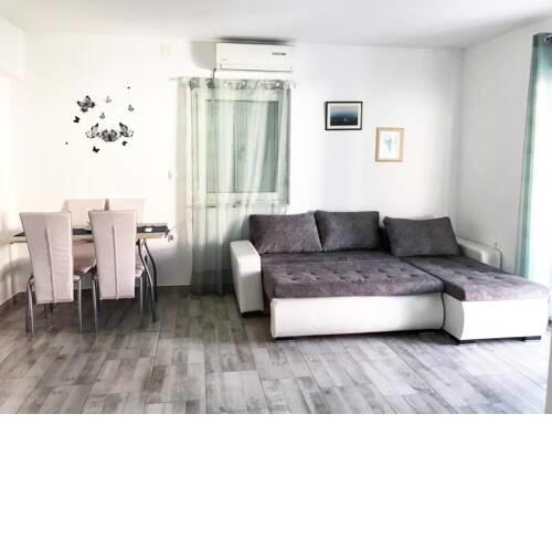 Apartments with a parking space Pag - 18370
