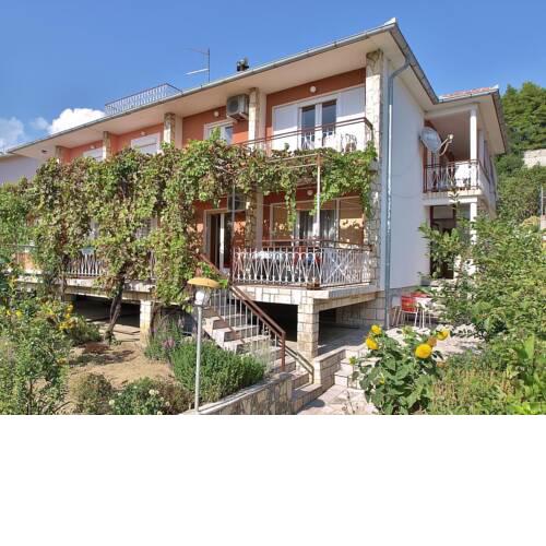 Apartments with a parking space Palit, Rab - 17881