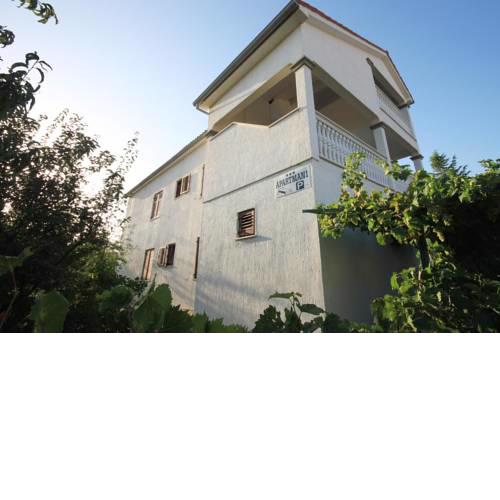 Apartments with a parking space Peroj, Fazana - 2236