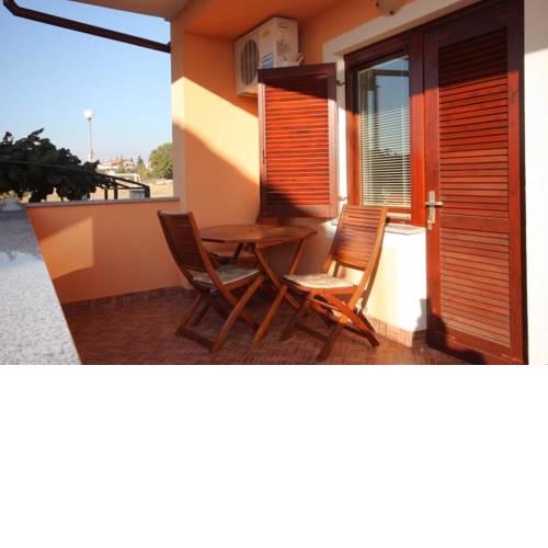 Apartments with a parking space Peroj, Fazana - 7254