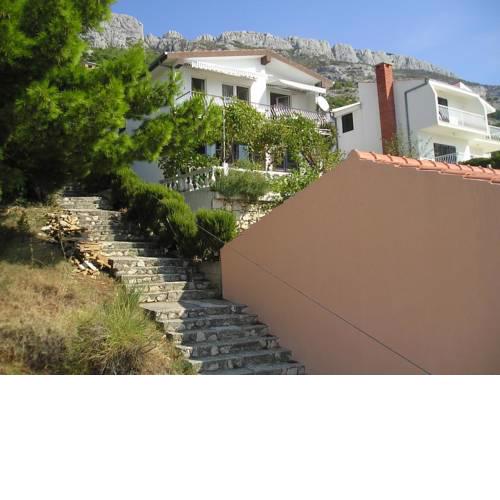 Apartments with a parking space Pisak, Omis - 1009