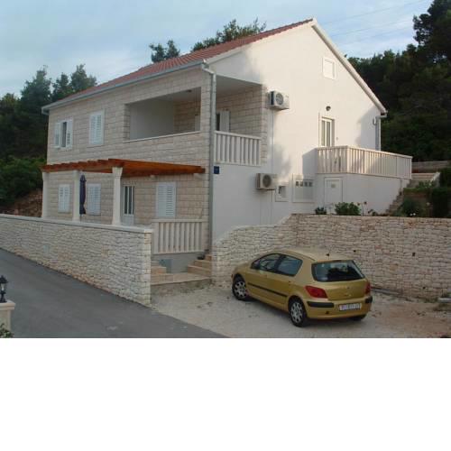 Apartments with a parking space Postira, Brac - 2948