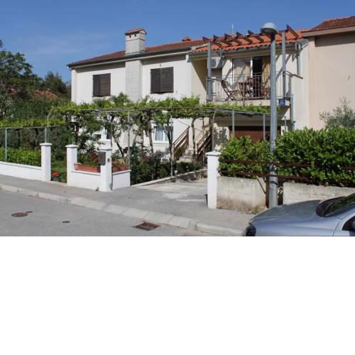 Apartments with a parking space Pula - 7646