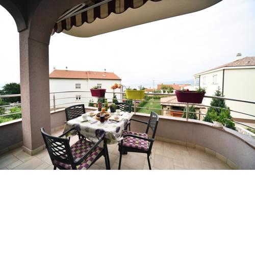 Apartments with a parking space Rijeka - 15079