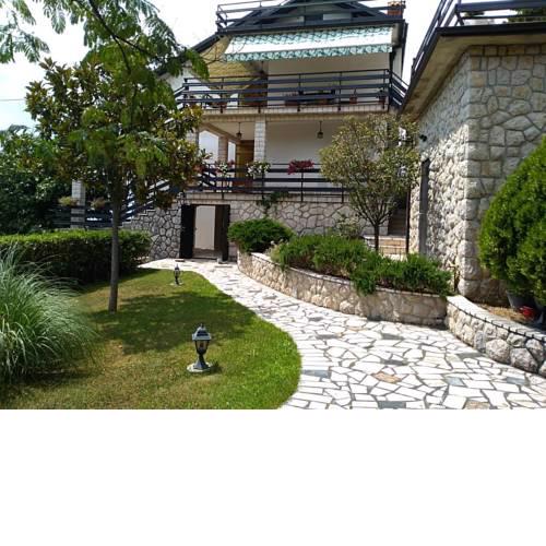 Apartments with a parking space Rijeka - 17186