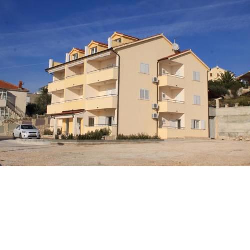 Apartments with a parking space Rogoznica - 7515