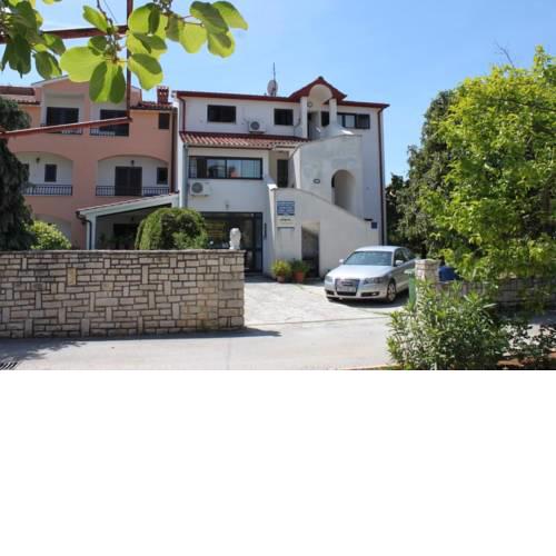 Apartments with a parking space Rovinj - 7656