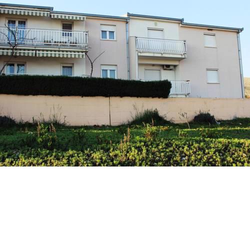 Apartments with a parking space Seget Donji, Trogir - 11171