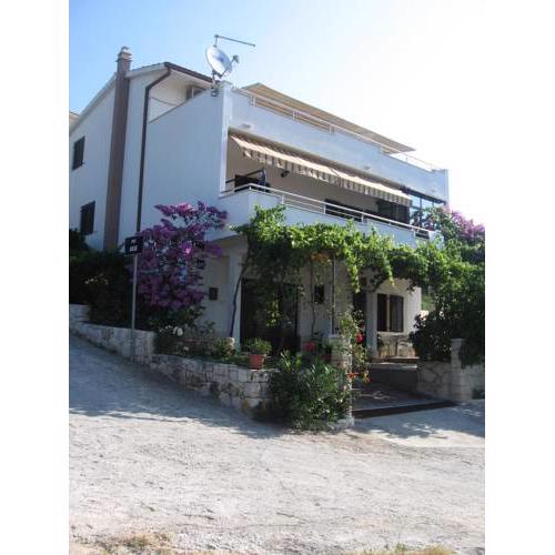 Apartments with a parking space Seget Vranjica, Trogir - 11273