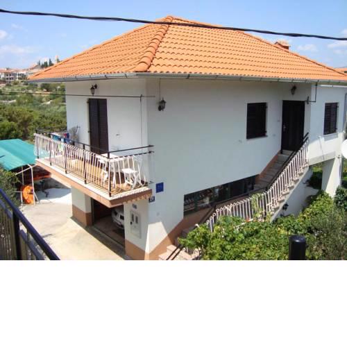Apartments with a parking space Slatine (Ciovo) - 11730