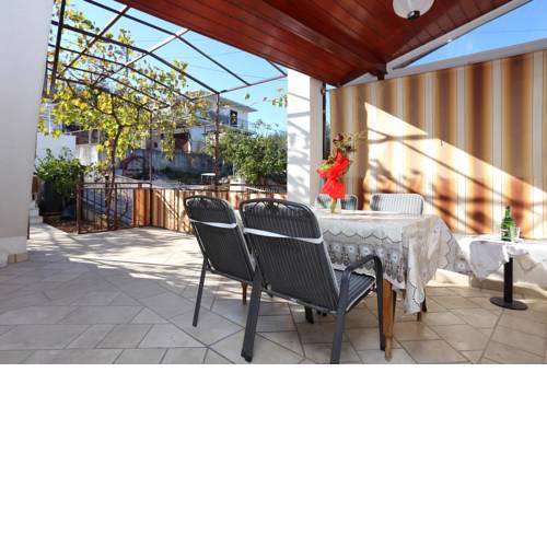 Apartments with a parking space Slatine, Ciovo - 2030