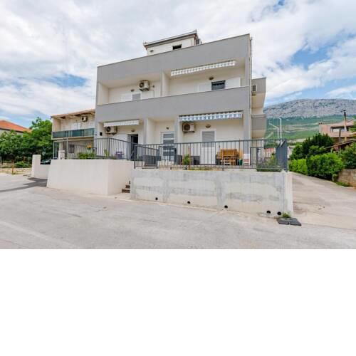 Apartments with a parking space Solin, Split - 18064