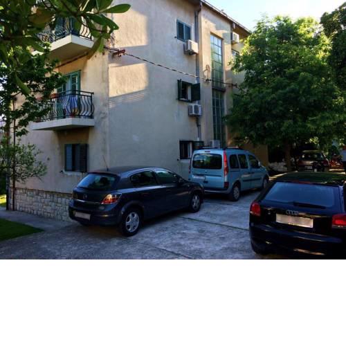 Apartments with a parking space Split - 11072