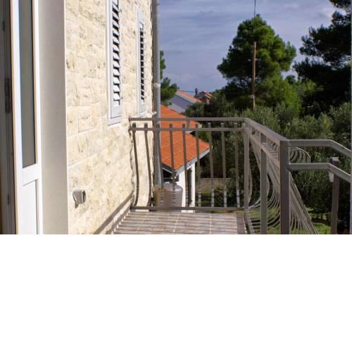 Apartments with a parking space Splitska, Brac - 9657