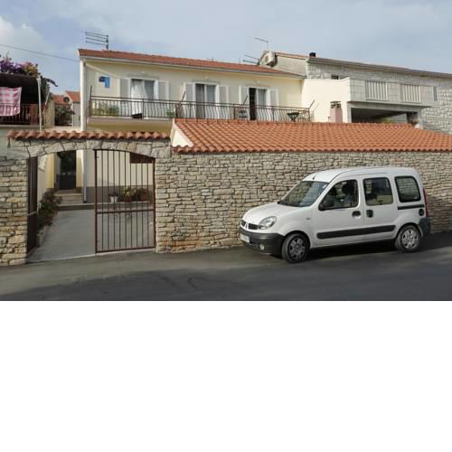 Apartments with a parking space Supetar, Brac - 16699