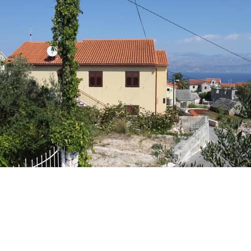 Apartments with a parking space Supetar, Brac - 5628