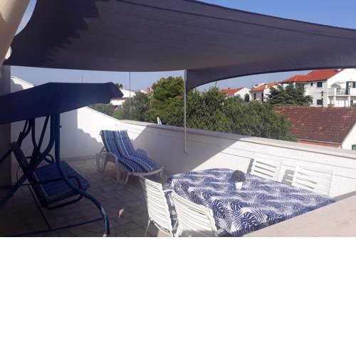 Apartments with a parking space Supetar, Brac - 5653