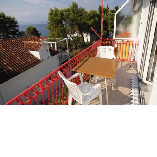 Apartments with a parking space Sutivan, Brac - 5629
