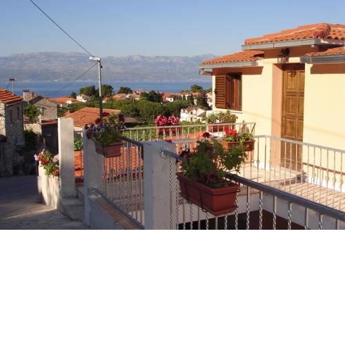 Apartments with a parking space Sutivan, Brac - 745