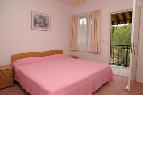 Apartments with a parking space Sutivan, Brac - 747