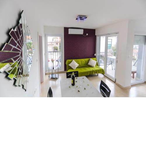 Apartments with a parking space Trogir - 11823