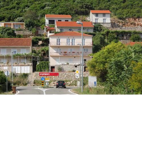 Apartments with a parking space Trpanj, Peljesac - 10180