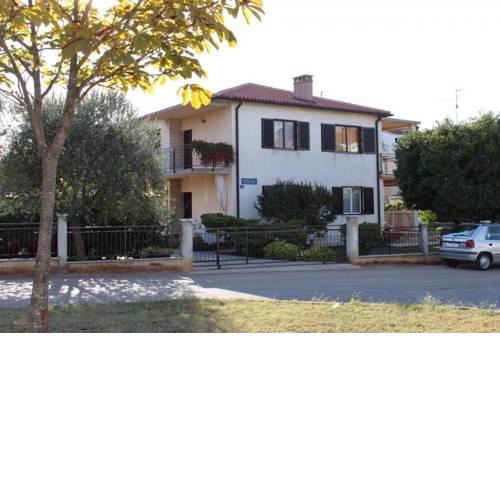 Apartments with a parking space Umag - 7057