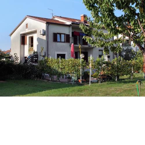 Apartments with a parking space Umag - 7109