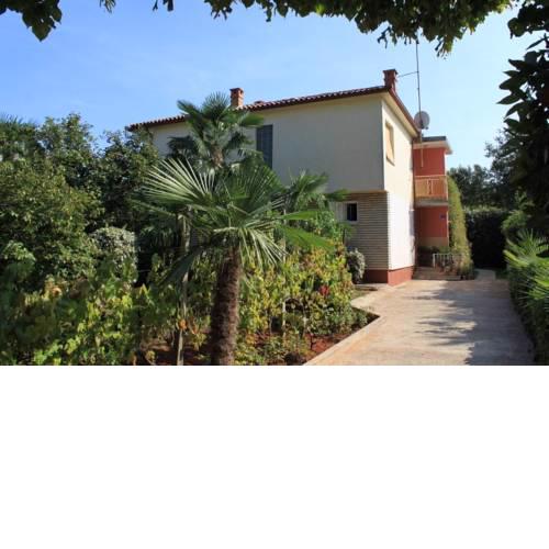 Apartments with a parking space Umag - 7124