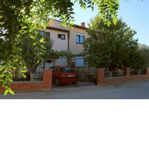 Apartments with a parking space Valbandon, Fazana - 7365
