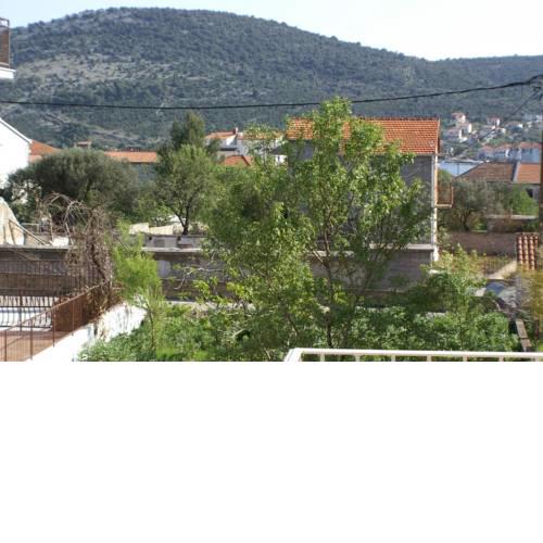 Apartments with a parking space Vinisce, Trogir - 2987
