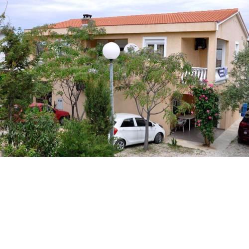 Apartments with a parking space Vir - 13686