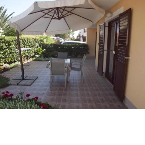 Apartments with a parking space Vir - 16690