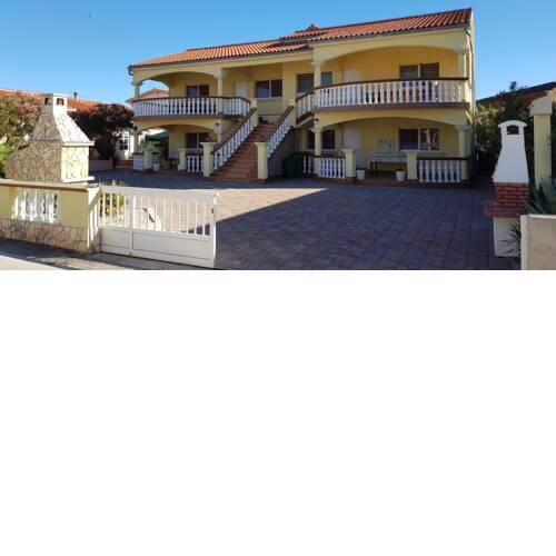 Apartments with a parking space Vir - 18407