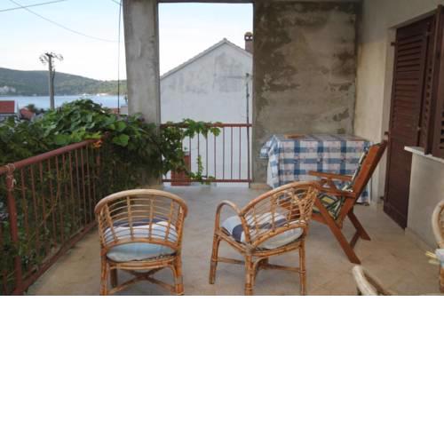 Apartments with a parking space Vis - 8861