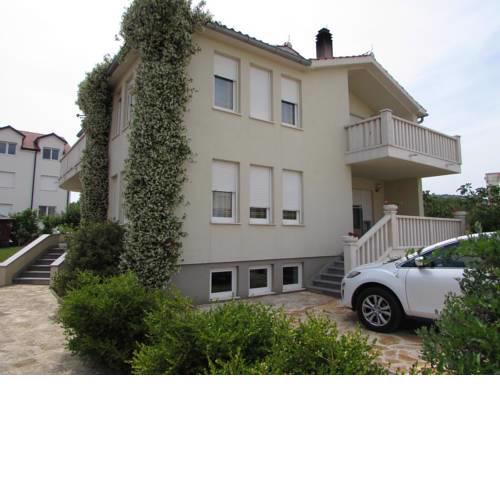 Apartments with a parking space Vodice - 13997