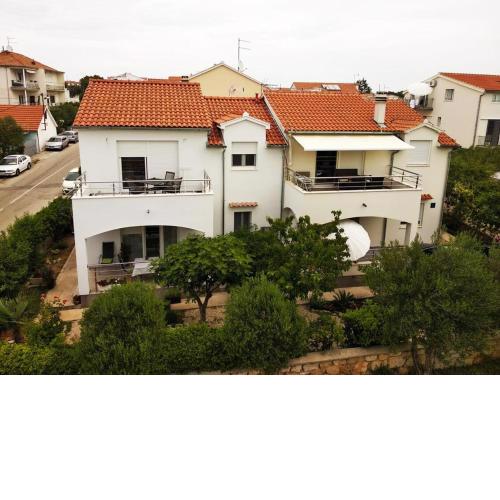 Apartments with a parking space Vodice - 19340