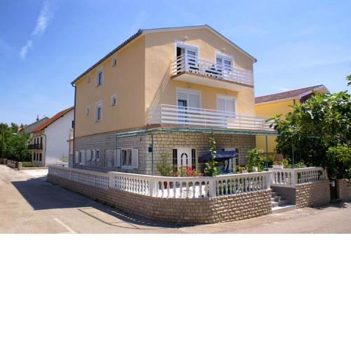Apartments with a parking space Vodice - 4172