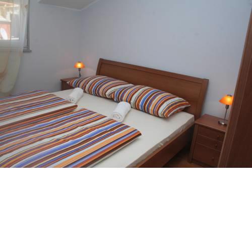 Apartments with a parking space Vodice - 4210
