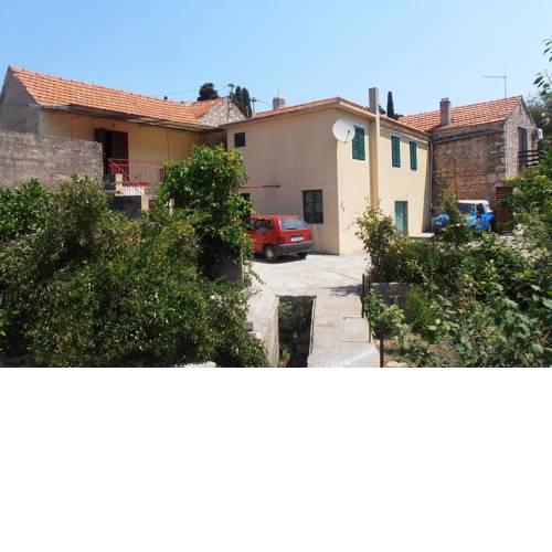 Apartments with a parking space Vrisnik, Hvar - 4051